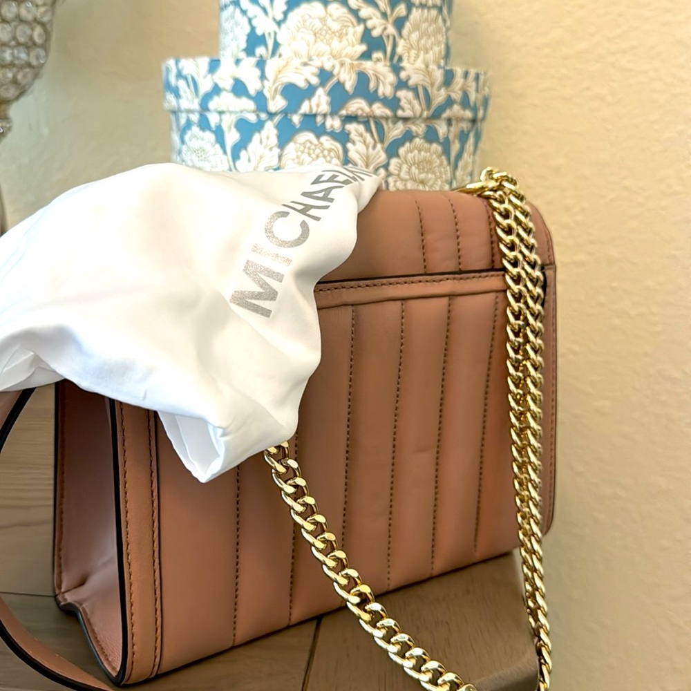 Purse - Picture 3 of 3